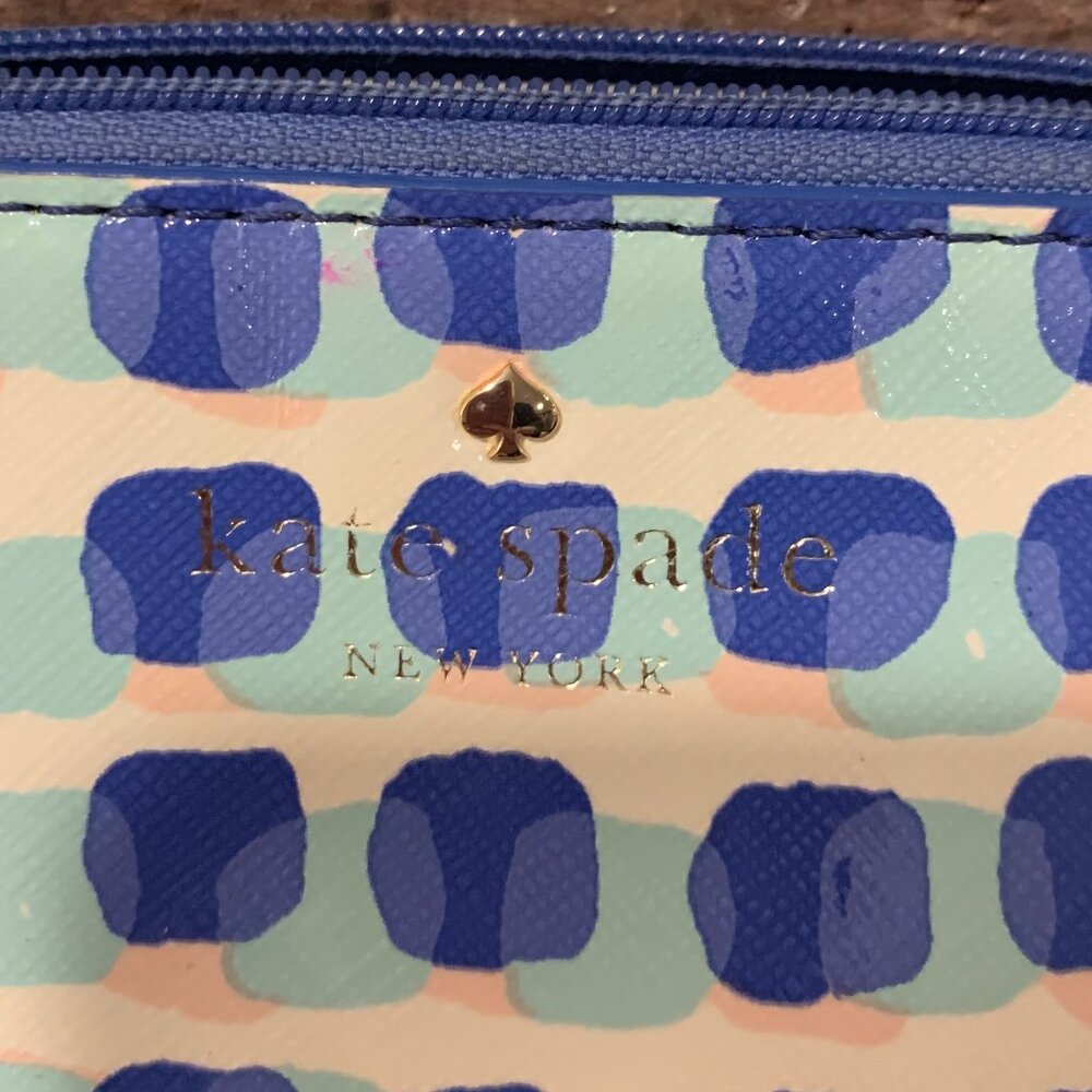 Kate Spade~ Make-Up Bag - Picture 2 of 15